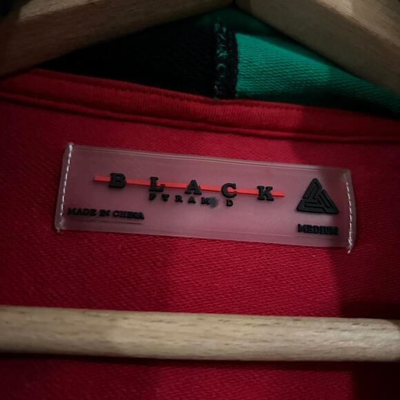 Black Pyramid Colorblock Short Sleeve Hoodie - Picture 5 of 6